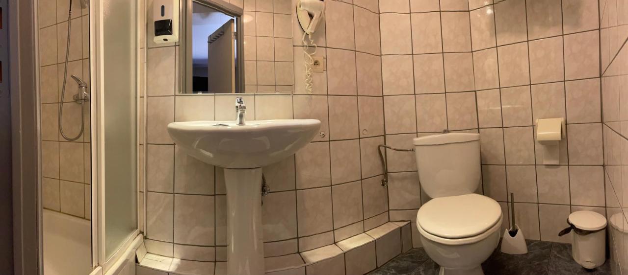 Hotel Les Arcades - La-Roche-En-Ardenne 외부 사진